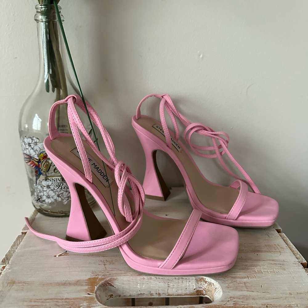 Steve Madden Pink Stiletto Lafayette size 7.5 Heels with Crisscross Straps